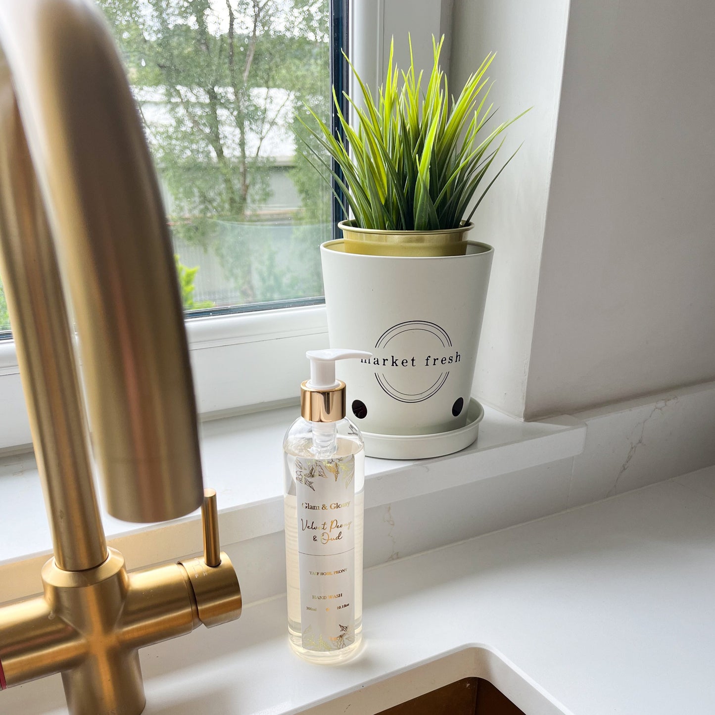 Velvet Peony & Oud Body & Hand Wash